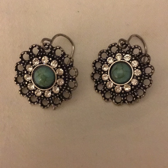 Jewelry - Turquoise Colored earrings💙